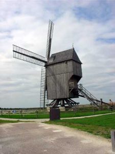 Maquette à construire du moulin de Villeneuve